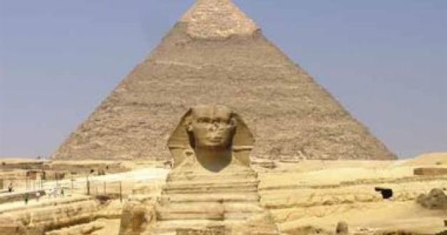 الماكياج للرجال والنساء ودهن العبيد بالعسل.. معلومات مدهشة عن مصر القديمة