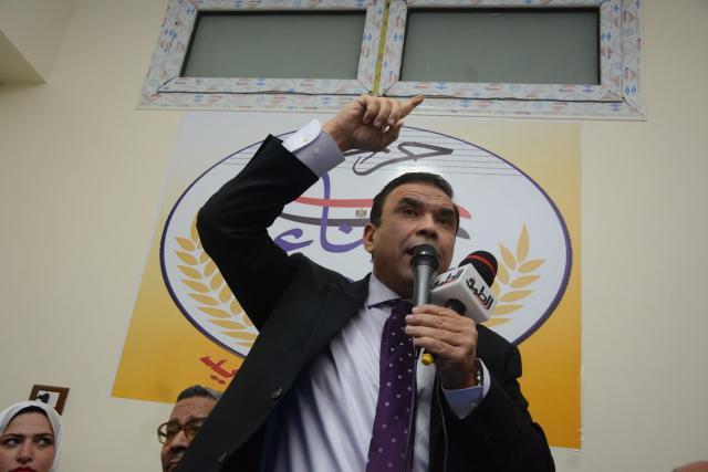 مدحت بركات 