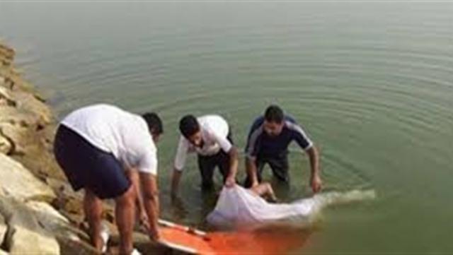 محاولات لانتشال جثة شاب غرق بمياه النيل في العياط