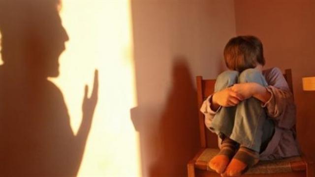 أخصائية نفسية: العنف الجسدي يزيد العناد عند الأطفال
