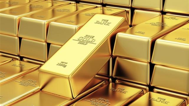 الذهب يتخلى عن مستوى 1800 دولار مع صعود العملة الأمريكية