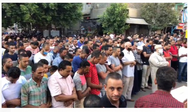 الآلاف يشيعون جنازة «شهيد الخليفة» عادل حمدي (فيديو وصور)