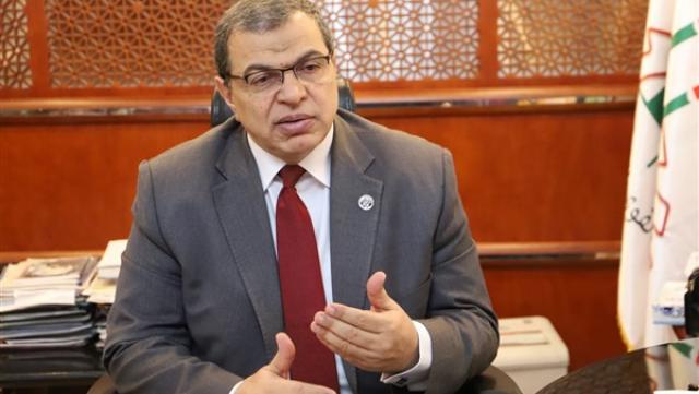 القوى العاملة: إلزام القادمين للإمارات بإجراء فحص بي. سي. آر