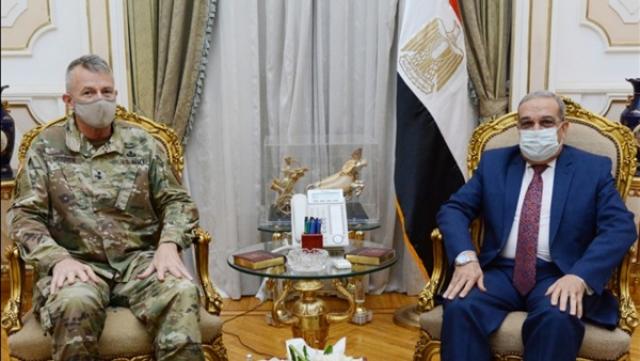 وزير الإنتاج يلتقي ملحق الدفاع العسكري بالسفارة الأمريكية بالقاهرة