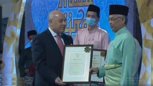 ماليزيا تتوج شيخ الأزهر بجائزة الشخصية الإسلامية الأولى