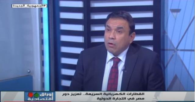 مدحت بركات: القطار الكهربي من أحدث منظومات النقل الجماعي في مصر.. فيديو