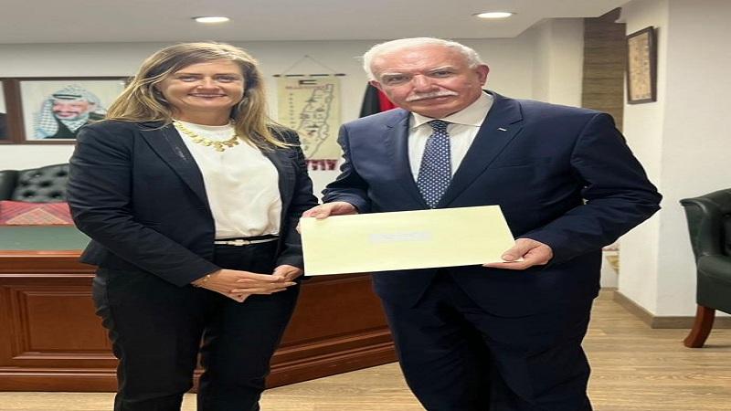 وزير الخارجية الفلسطيني يتسلم أوراق اعتماد سفيرة نيوزيلاندا غير المقيم