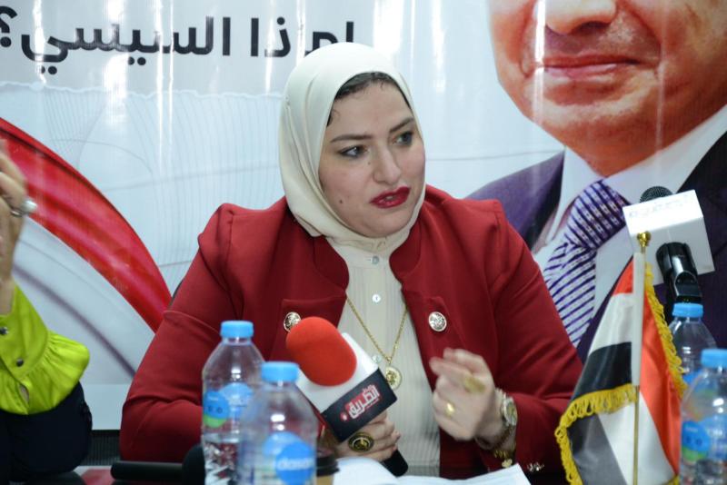 رحاب غزالة تشيد بالرئيس السيسي.. وتؤكد: «أنصف المرأة»