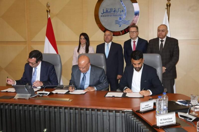 وزير النقل : مصر لاتبيع موانيها ومستمرون في تنفيذ المشروعات