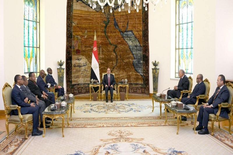 الرئيس السيسي يؤكد التزام مصر الكامل بتعميق أطر التعاون مع الأشقاء الأفارقة.. «صور»