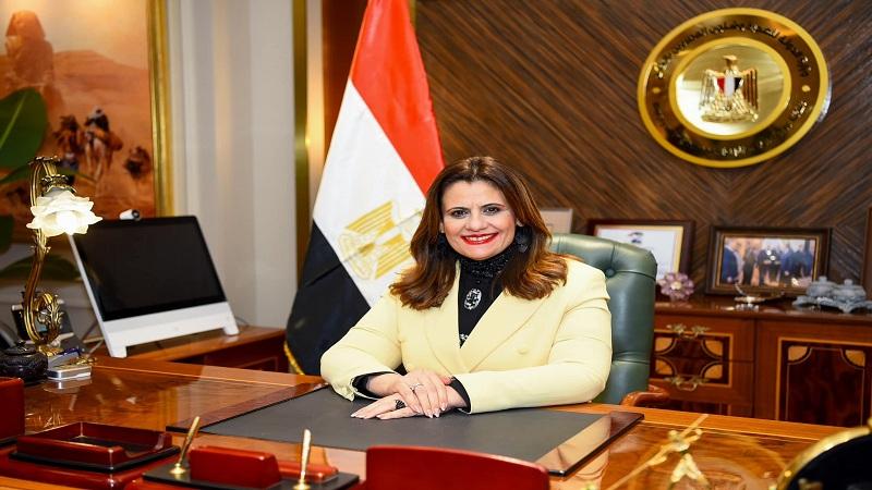 وزيرة الهجرة تهنئ الطلبة المصريين أوائل الثانوية العامة بالكويت