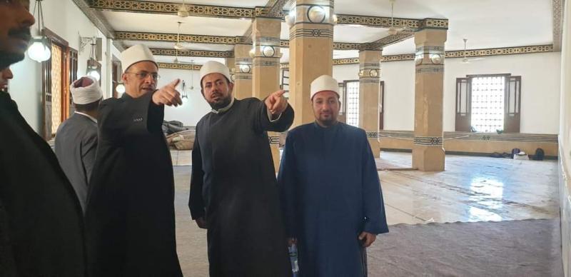 وزير الأوقاف يكلف رئيس القطاع الديني بالمرور المفاجئ على المساجد