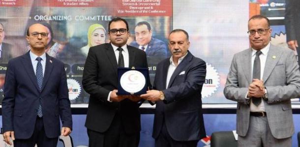 جامعة أسيوط تكرم اسم الدكتور ماهر صلاح في مؤتمرها السنوي