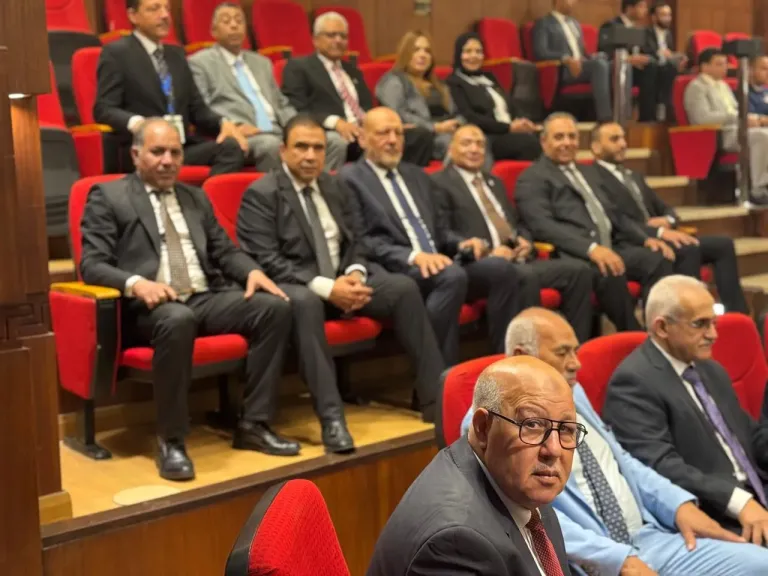 «أبناء مصر» يشارك ضمن وفد تحالف الأحزاب في لقاء تشاوري بمجلس الشيوخ لتعزيز الحوار الوطني.. صور