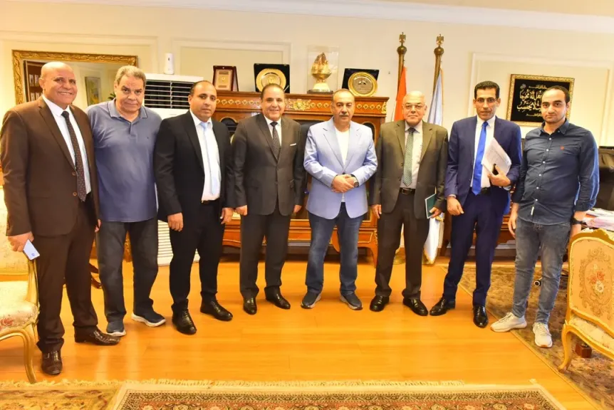اللواء هشام أبو النصر يبحث مع الأبجيجي فرص الاستثمار وتطوير المشروعات الزراعية بأسيوط