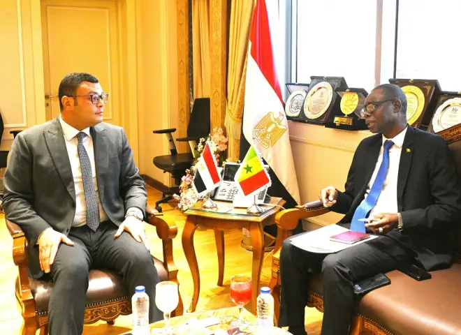وزير الإسكان يستقبل سفير السنغال بالقاهرة لبحث سُبل تعزيز التعاون