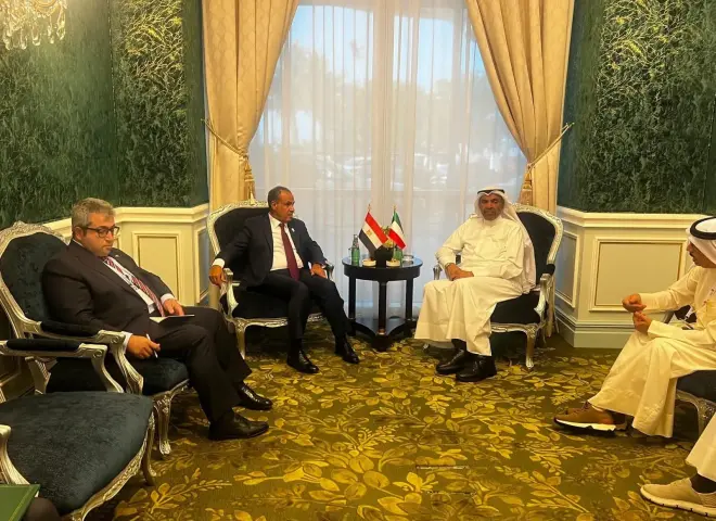 وزير الخارجية يلتقي نظيره الكويتي على هامش الاجتماع الوزاري التحضيري للقمة العربية الإسلامية الطارئة بالدوحة