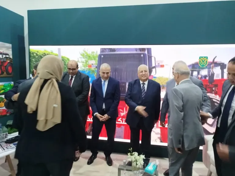 إقبال واسع على جناح ”المصرية للتنمية الزراعية والريفية” في معرض صحاري الدولي 2025
