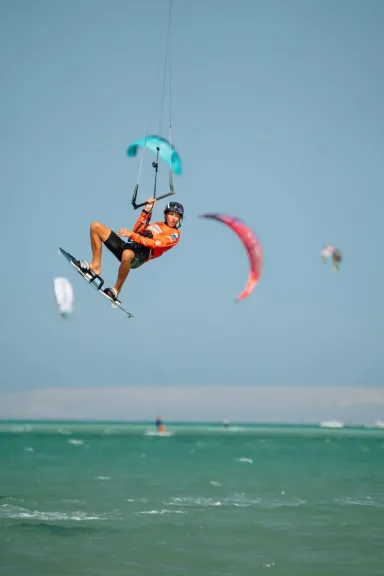 انطلاق مهرجان الجونة للألعاب المائية ”wakeboard kite surf” في نسخته الخامسة