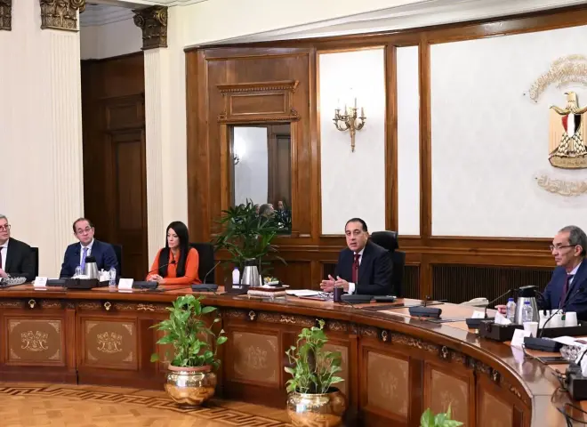 رئيس الوزراء يتابع موقف تسليم وتشغيل المشروعات المُنفذة ضمن المرحلة الأولى بـ«حياة كريمة»