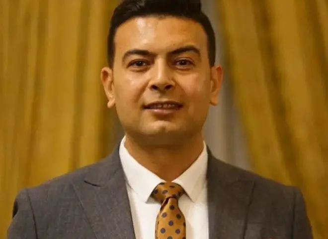 محمد عمر يكتب: دعم الشرعية ووحدة اليمن