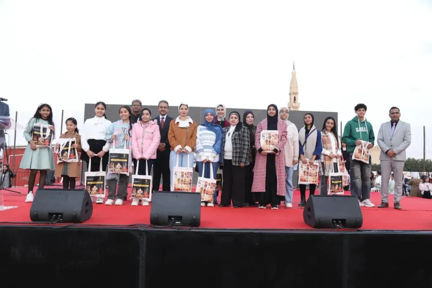 حفل توزيع الجوائز للفائزين في الدورة التاسعة والعشرين من مسابقة الرسم «لمحات من الهند»