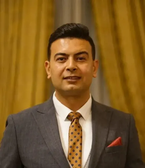 محمد عمر يكتب: الزنداني والحكومة في مهمة وطنية