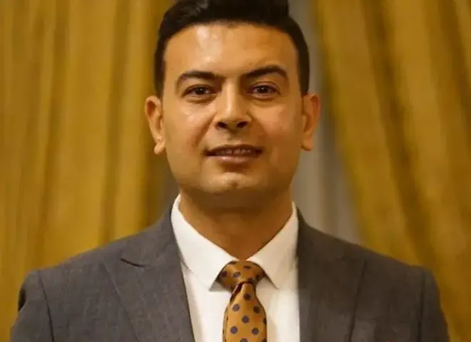 محمد عمر يكتب: الزنداني والحكومة في مهمة وطنية