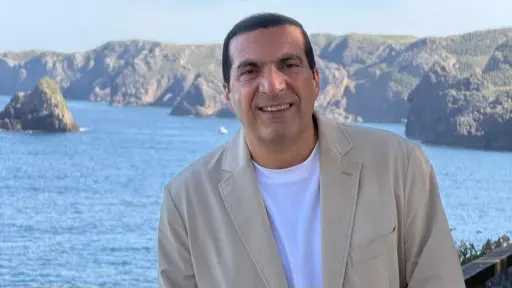 شاهد.. عمرو خالد يعرض برومو برنامجه «دليل» الذي سيذاع خلال شهر رمضان