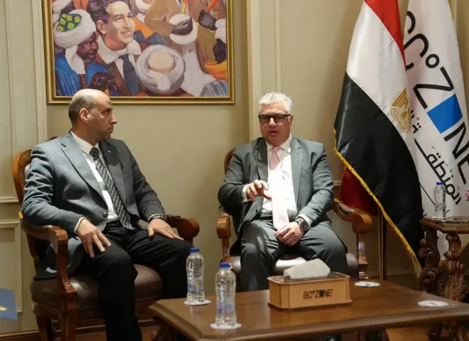 رئيس اقتصادية قناة السويس يستقبل وزير العمل لبحث التعاون والتكامل بين الجانبين