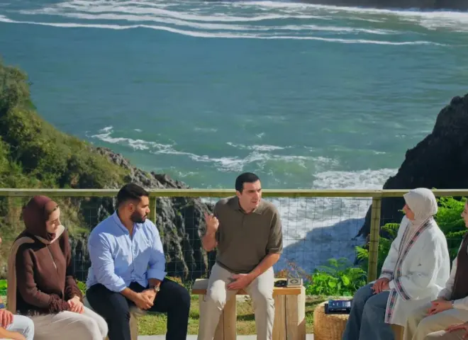 عمرو خالد: برنامج عبادي رائع من القرآن للعشر الأواخر