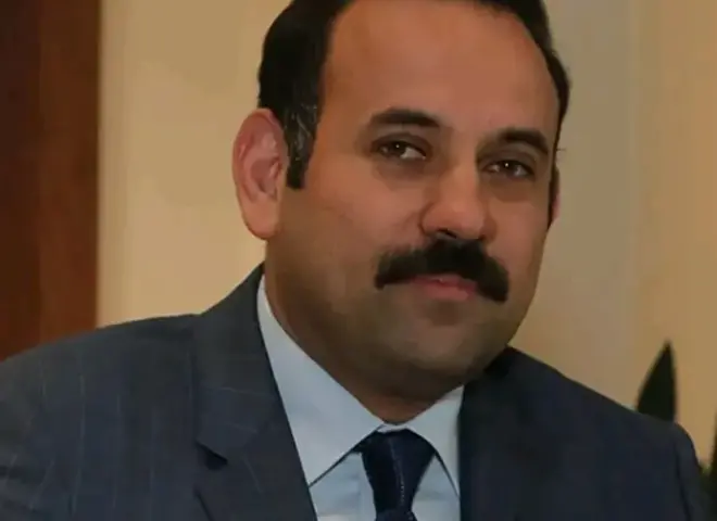 بعد رحلة في سماء الوطن.. بهاء الغانم يقود معركة التنمية على الأرض