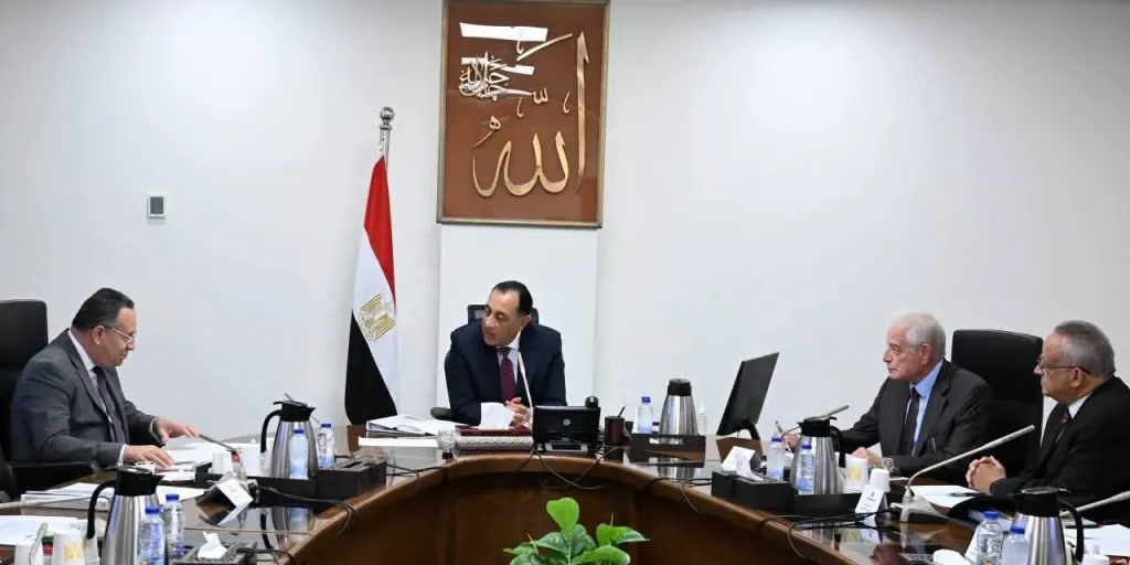 رئيس الوزراء يتابع ترتيبات عقد مؤتمر الهوية الوطنية بمكتبة الإسكندرية