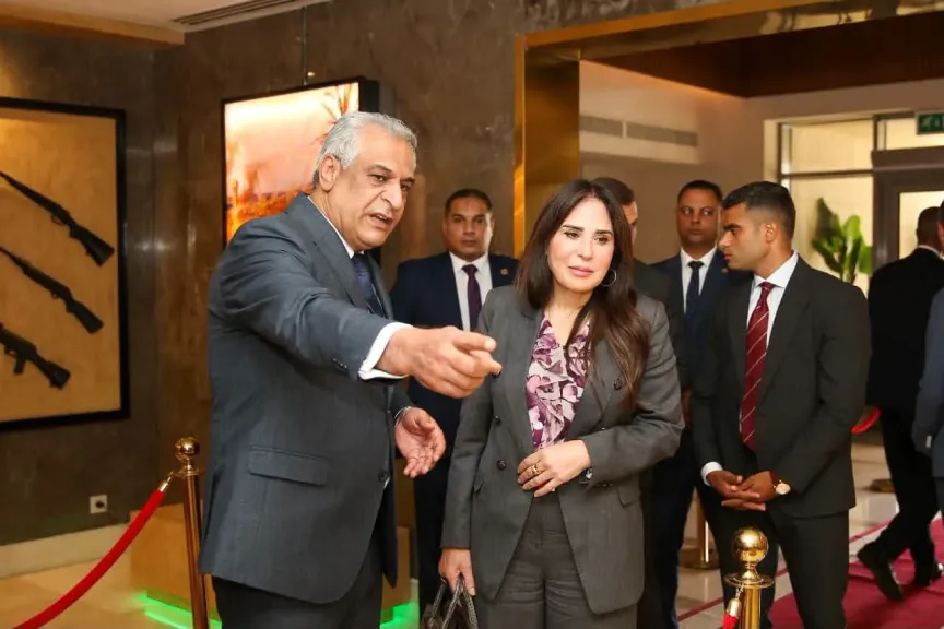 وزيرا الإنتاج الحربي والإسكان يتابعان مستجدات مشروعات التعاون المشترك