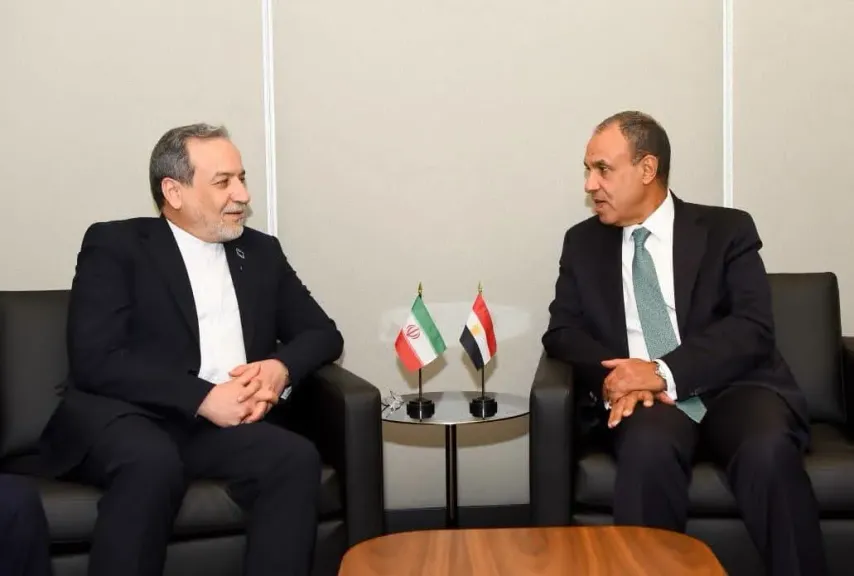 وزير الخارجية يناقش مع نظيره الإيراني الجهود المبذولة لخفض التصعيد واستئناف المسار الدبلوماسي