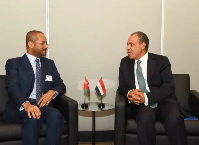 وزير الخارجية يبحث في نيويورك مع نظيره العُماني العلاقات الثنائية بين البلدين