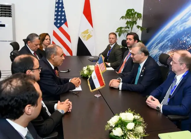 وزير الخارجية يلتقي كبير مستشاري الرئيس الأمريكي للشئون العربية والأفريقية