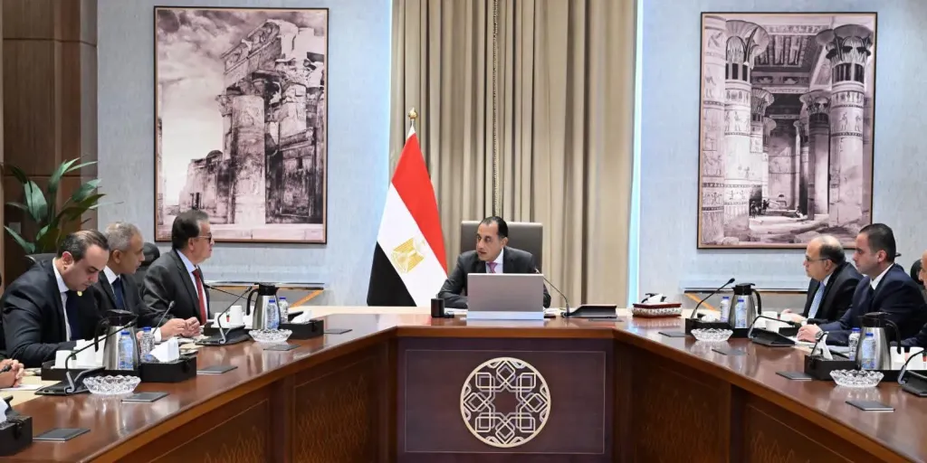 رئيس الوزراء يتابع مستجدات جلسة ”صحة المواطن”
